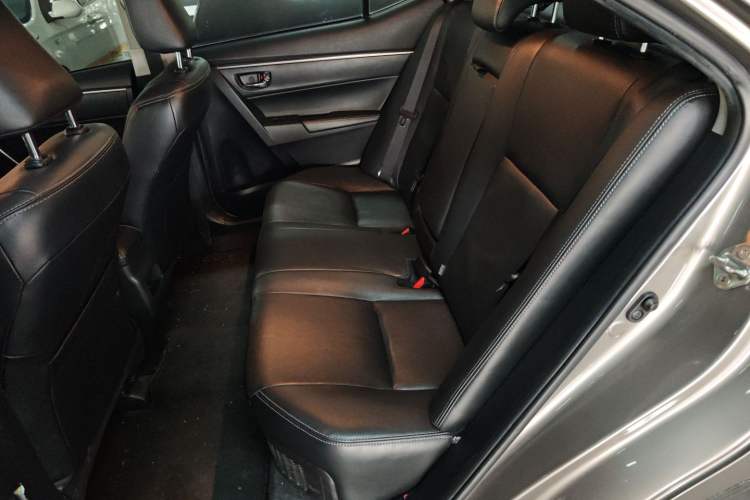 Used Toyota Corolla 2016 Dual-Engine 1.8L E-CVT Elite Edition
