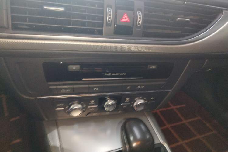 Used Audi A6L 2018 30th Anniversary Edition 35 TFSI Fashion Model
