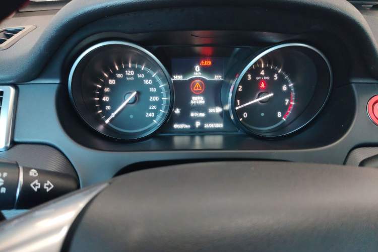 Used Land Rover Discovery Sport 2019 240 PS SE Dynamic Version China VI Standard