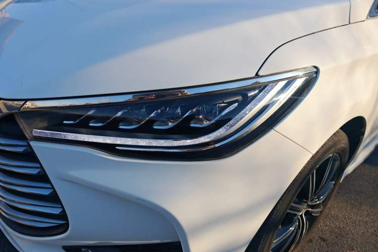 Used BYD Song MAX New Energy 2019 DM 1.5T Smart Connect Advanced 6-Seater China VI Standard
