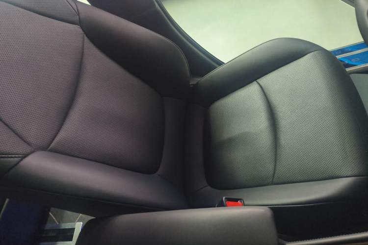 Used Toyota Granvia 2023 2.5L Hybrid Prestige PLUS Edition
