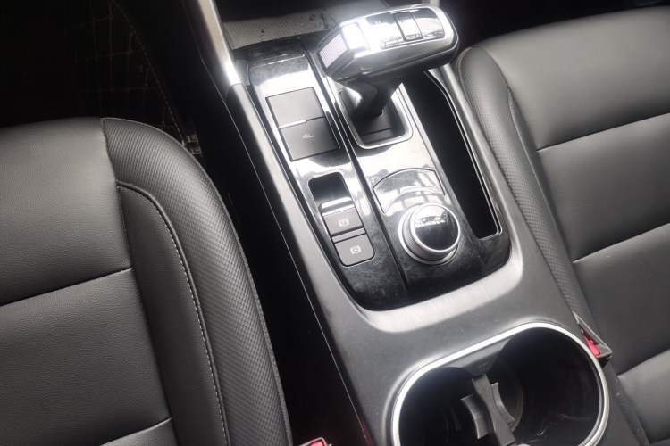 Used Great Wall Poer 2021 2.0T Commercial Version Automatic Diesel 4x4 Elite Long-Box GW4D20M
