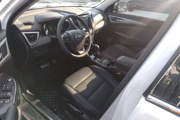 Used Changan CS75 2017 Shangkui Edition 1.5T Automatic Fengxiang Model