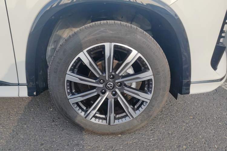 Used Changan CS75 PLUS 2024 3rd Generation Champion Edition 1.5T Intelligent Drive Dynamic Model
