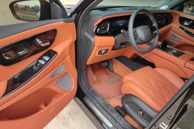 Used  Lanyue C-DM 2025 180 Ultra-Long Range Ultra All-Wheel Drive 6-Seater
