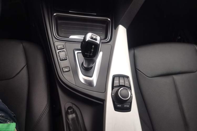 Used BMW 3 Series 2015 320Li Luxury Edition Fashion Model
