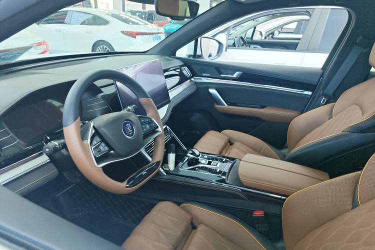 Used BYD Tang New Energy 2021 DM 2.0T Four-Wheel Drive High-Performance Flagship Model
