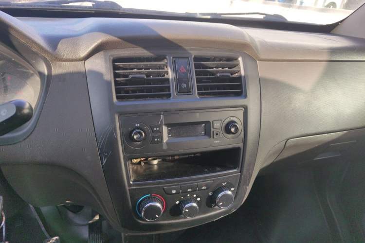 Used Wuling Rongguang 2014 1.2L S Base Model
