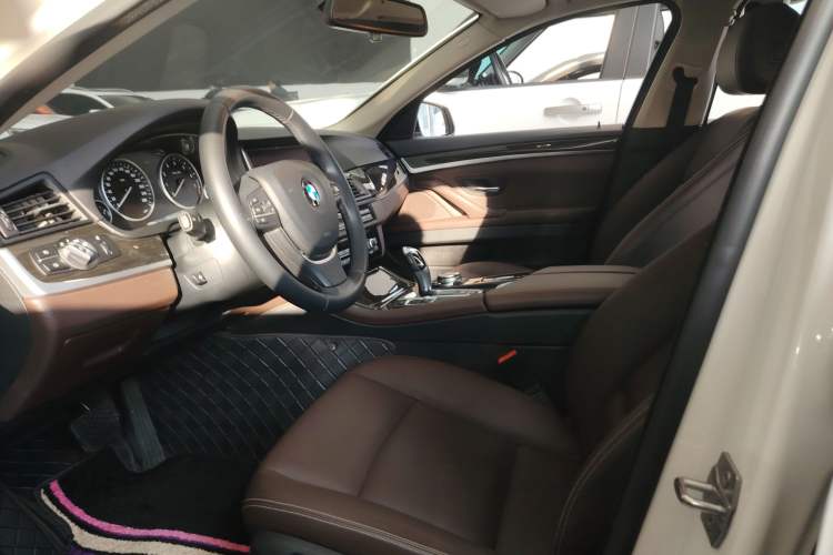 Used BMW 5 Series 2014 525Li Luxury Design Package
