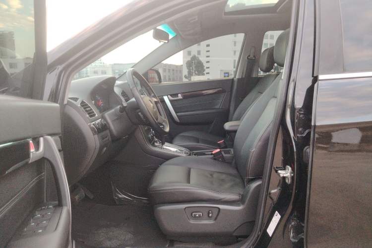 Used Chevrolet Captiva 2014 2.4L 4x4 Flagship Edition 7 Seats