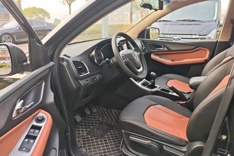 Used Baojun 560 2015 1.8L Manual Elite Model
