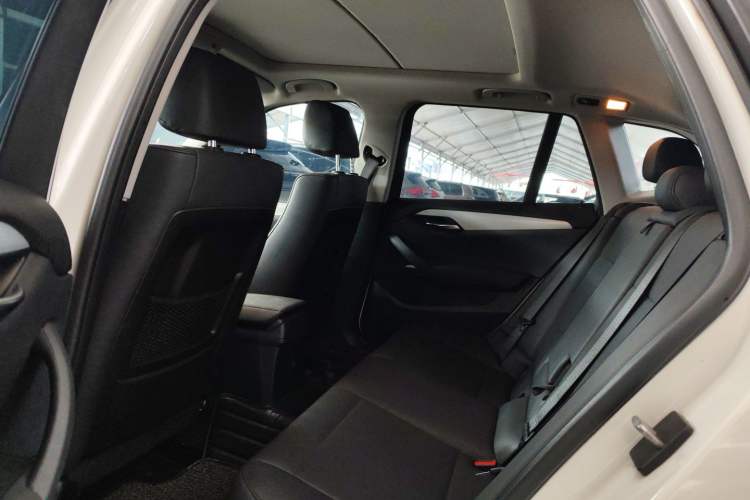 Used BMW X1 2014 sDrive18i Leading Model
