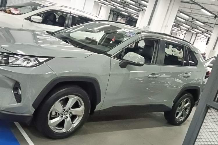 Used Toyota RAV4 2020 2.0L CVT Two-Wheel Drive Fashion Edition
