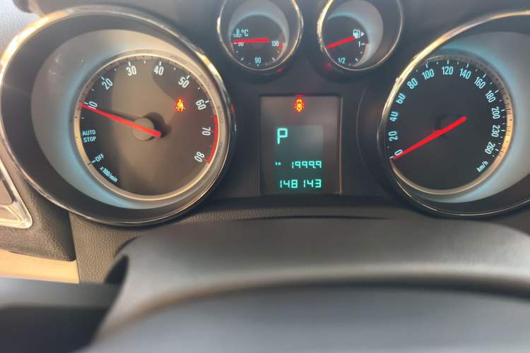 Used Buick Encore 2015 1.4T Automatic Two-Wheel Drive Urban Elite Version
