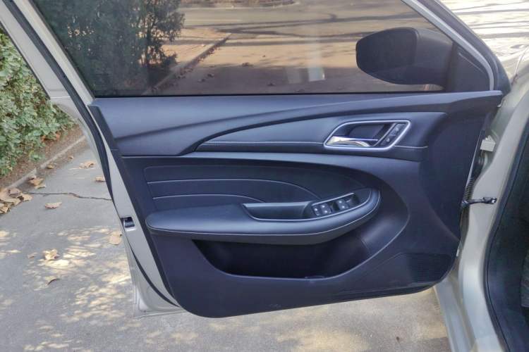 Used Roewe i5 2019 1.5L Manual 4G Connected Langyue Edition
