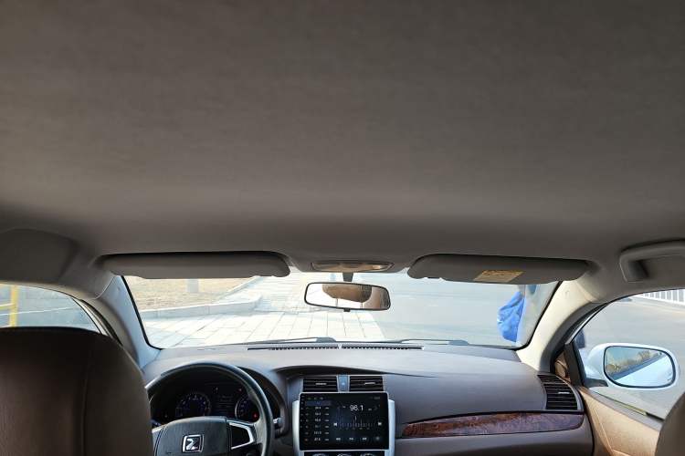 Used Zotye Z300 2016 New Vision 1.5L Manual Entry-Level Model
