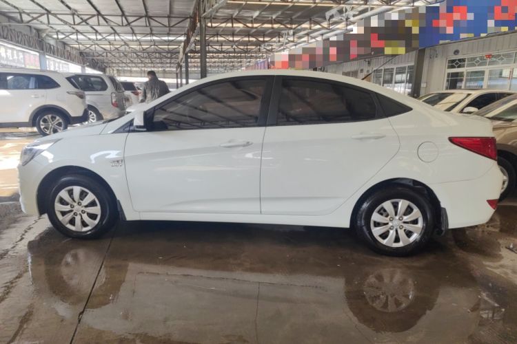 Used Hyundai Verna (older generation) 2014 1.4L Manual Smart GLS Trim