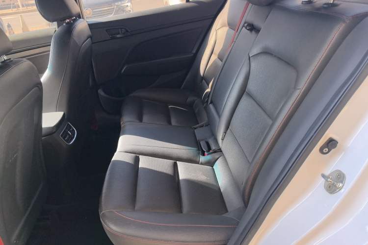 Used Hyundai Elantra 2019 1.4T Dual-Clutch Xuan Dong · Dynamic Model
