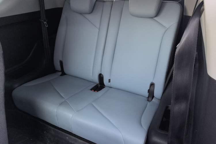 Used Chery Little Ant 2022 Revised Version Sweet Pink Edition Half-Sugar Version Lithium Iron Phosphate 30.7 kWh 30 kW 301 km
