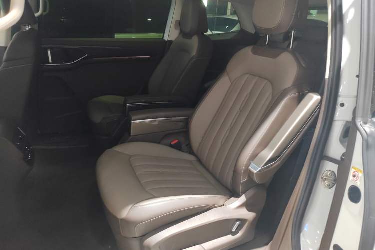 Used Volkswagen Viloran 2023 330TSI Luxury Edition