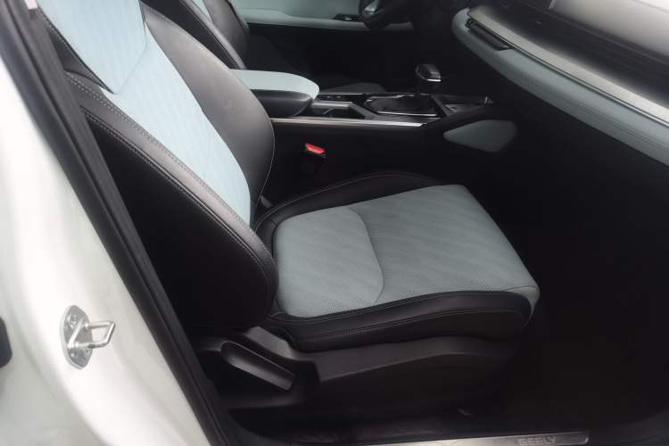 Used Geely Auto Emgrand L 2022 1.4T CVT Ultimate Model
