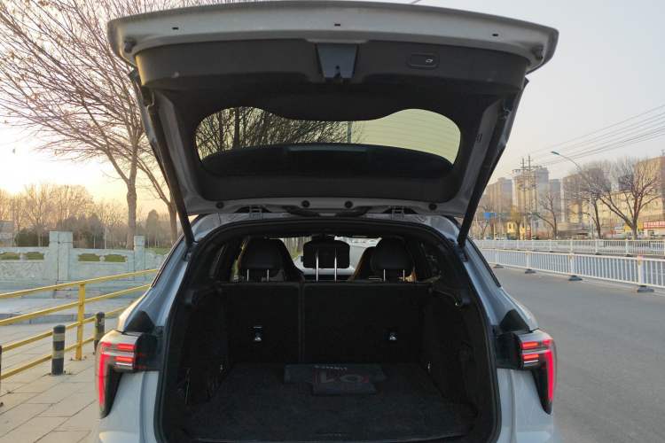 Used Lynk & Co 01 EM-P 2023 1.5TD EM-P Dawn Edition
