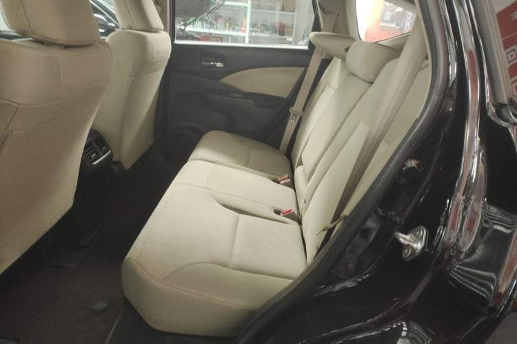 Used Honda CR-V 2015 2.0L two-wheel drive urban version
