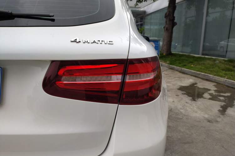 Used Mercedes-Benz GLC 2016 GLC 260 4MATIC Luxury Model
