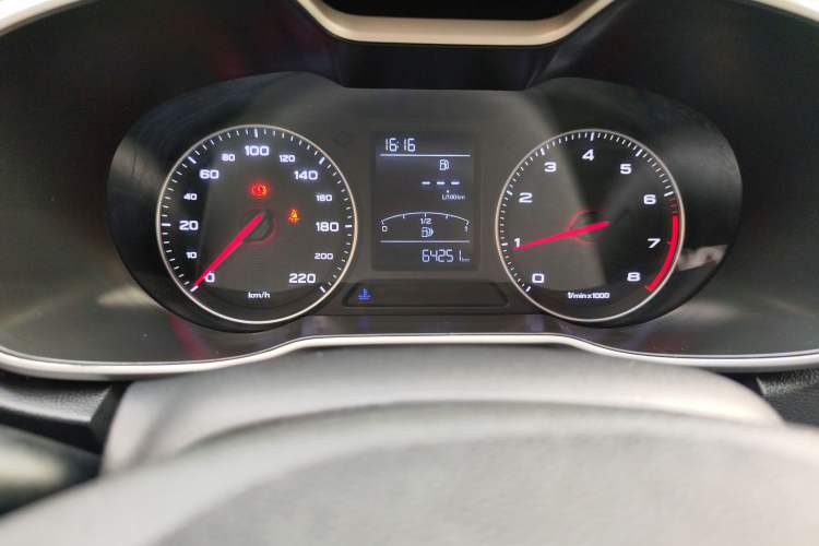 Used MG ZS 2020 Global Bestseller with 1.5L Engine Manual Transmission and a Massive 65-Inch Panoramic Sunroof Version
