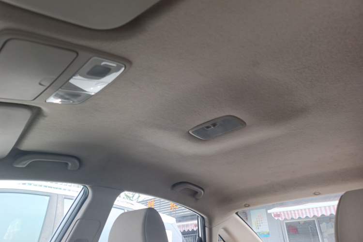 Used Hyundai Celesta 2011 1.6L Automatic Comfort Model
