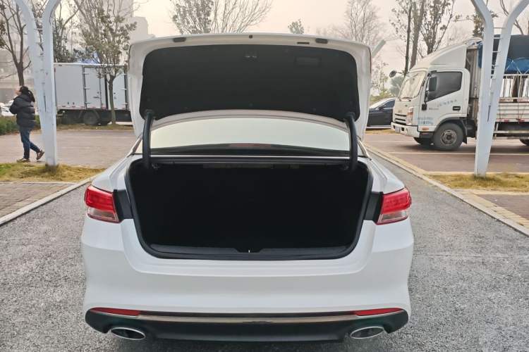 Used Kia K5 2016 2.0L Automatic LUX