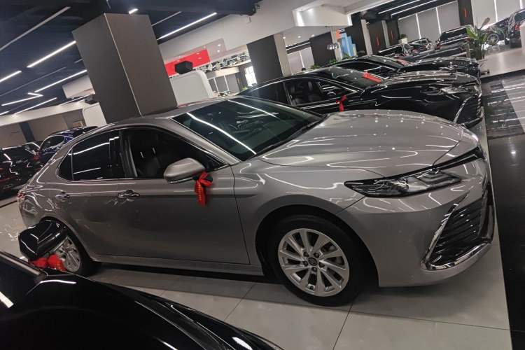 Used Toyota Camry 2021 2.0G Luxury Edition
