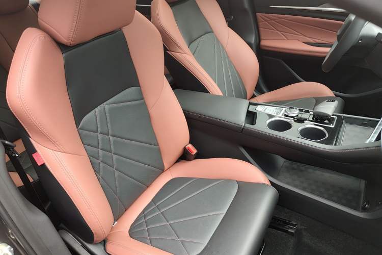 Used Changan Eado 2023 Changan Edition PLUS Blue Whale NE 1.4T GDI DCT Prestige Version
