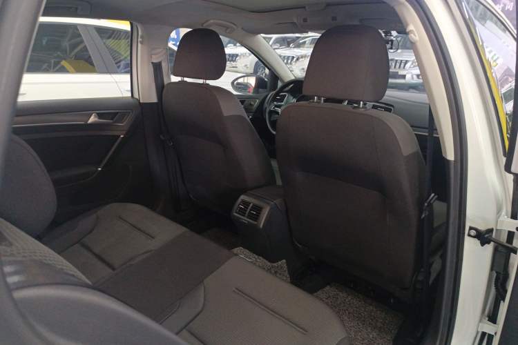 Used Volkswagen Golf 2017 230TSI Automatic Comfort Edition – Celebrating Milestone of One Million Units
