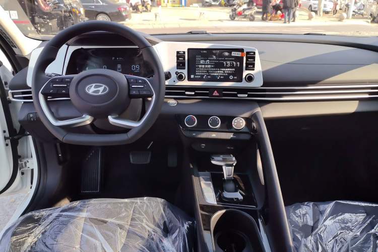 Used Hyundai Elantra 2023 1.5L CVT GLX Elite Edition
