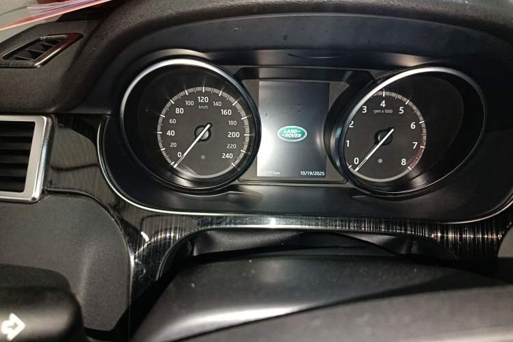 Used Land Rover Discovery Sport 2018 240 PS SE Version
