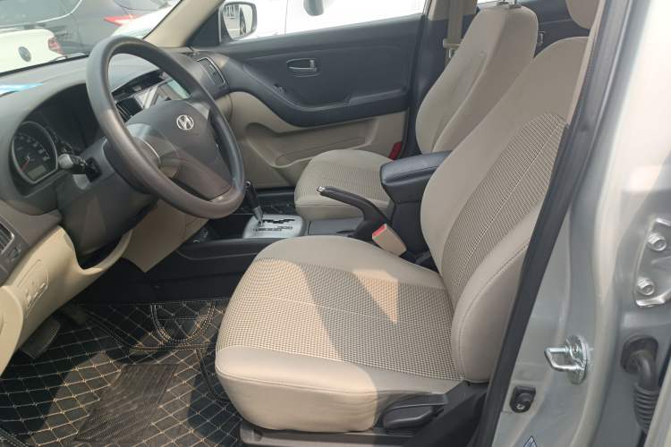 Used Hyundai Celesta 2011 1.6L Automatic Comfort Model
