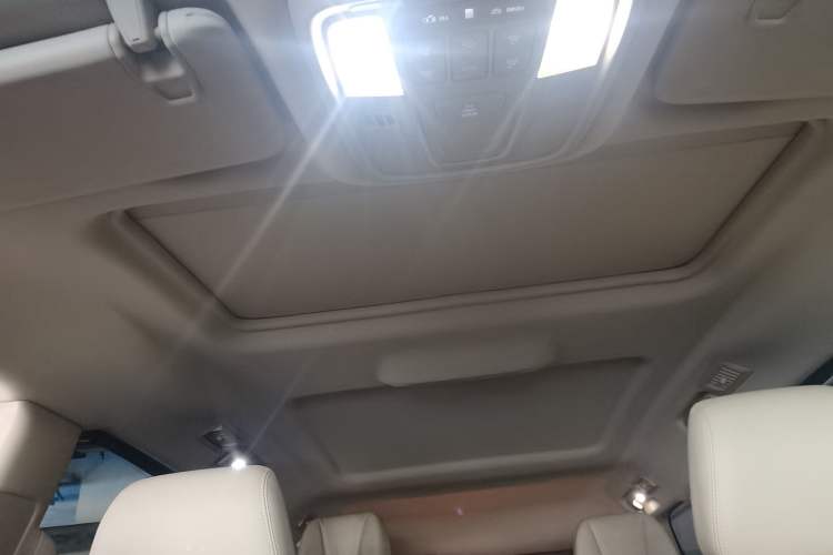 Used Buick GL8 2023 ES Lu Zun Deluxe Model
