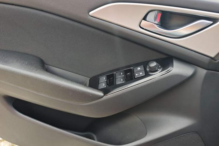 Used Mazda Mazda 3 Axela 2017 Sedan 1.5L Automatic Luxury Model Emission Standard China V
