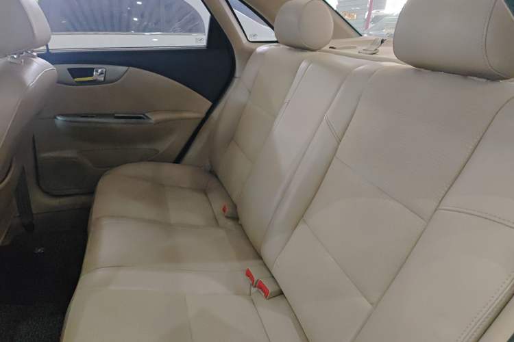 Used Buick Excelle 2013 1.5L Automatic Classic Model
