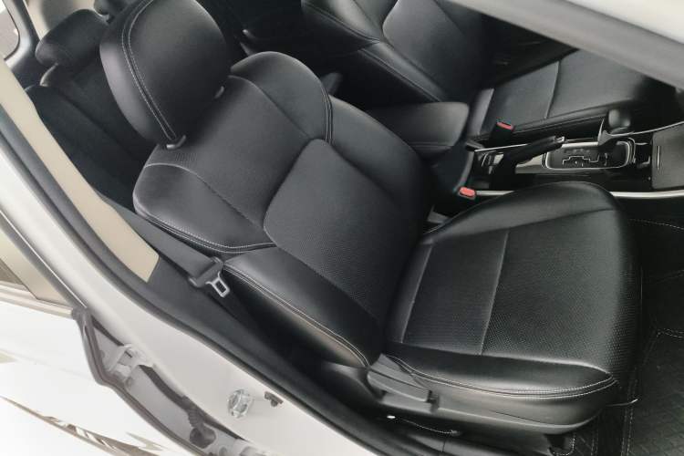 Used Mitsubishi Outlander 2021 Revised Version 2.0L Two-Wheel Drive Comfort Edition 5 Seats
