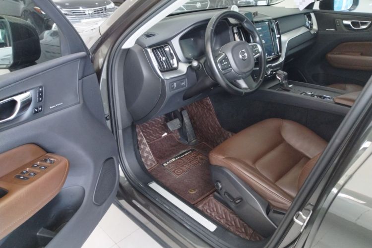 Used Volvo XC60 2019 T5 4x4 Smart Edition China VI Standard
