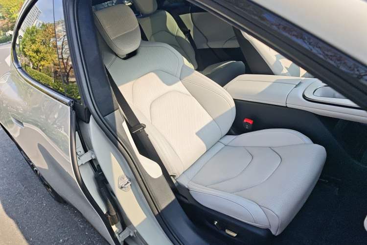 Used  SU7 2024 Four-Wheel Drive Ultra-Long Range Advanced Intelligent Driving Max Edition