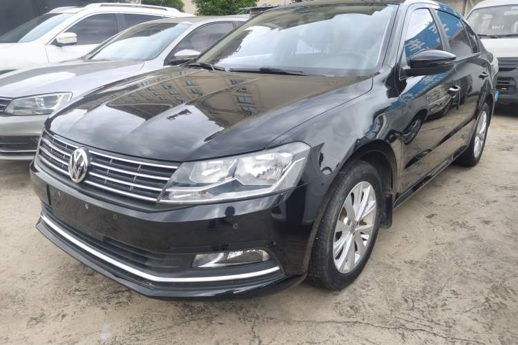 Used Volkswagen Lavida 2017 1.6L Manual Comfort Edition
