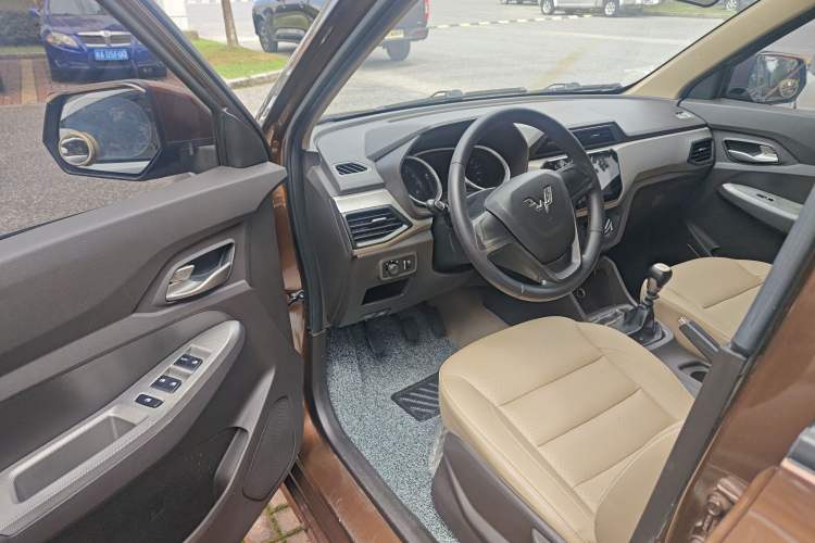 Used Wuling Hongguang 2019 1.5L S Comfort Edition China VI LAR