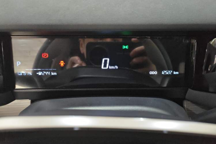 Used  03 2024 401km Range Two-Wheel Drive Coffee Entrepreneur Edition
