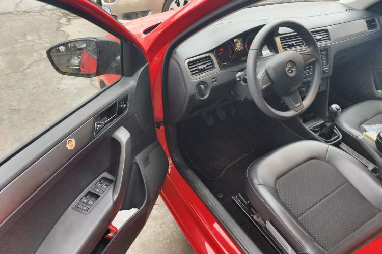 Used Skoda Rapid Spaceback 2014 1.6L Manual Enjoyment Edition