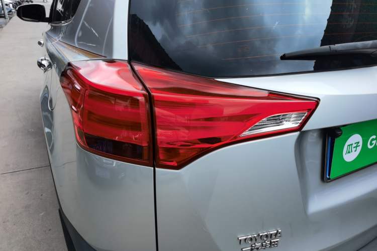 Used Toyota RAV4 2013 2.0L CVT Four-Wheel Drive New Edition
