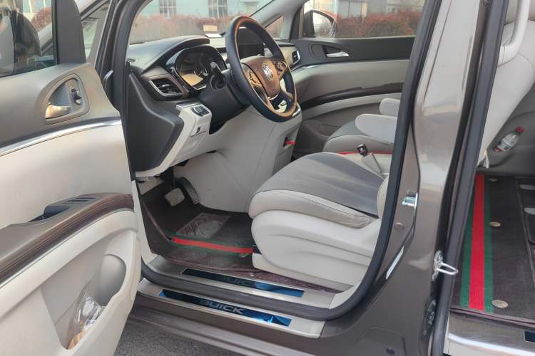 Used Buick GL8 2020 Land Business Class 652T Luxury Model
