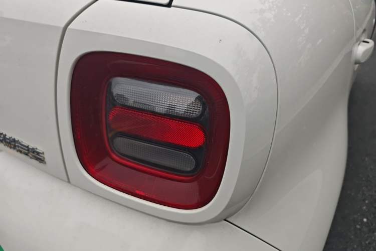 Used ORA Black Cat 2022 Updated Version 301 km Cute Pet Edition Lithium Iron Phosphate
